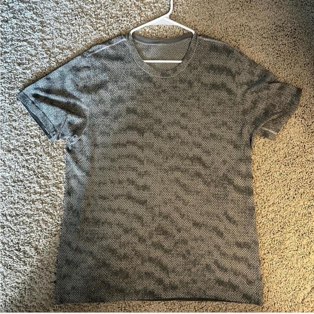 Men's Lululemon Shirt